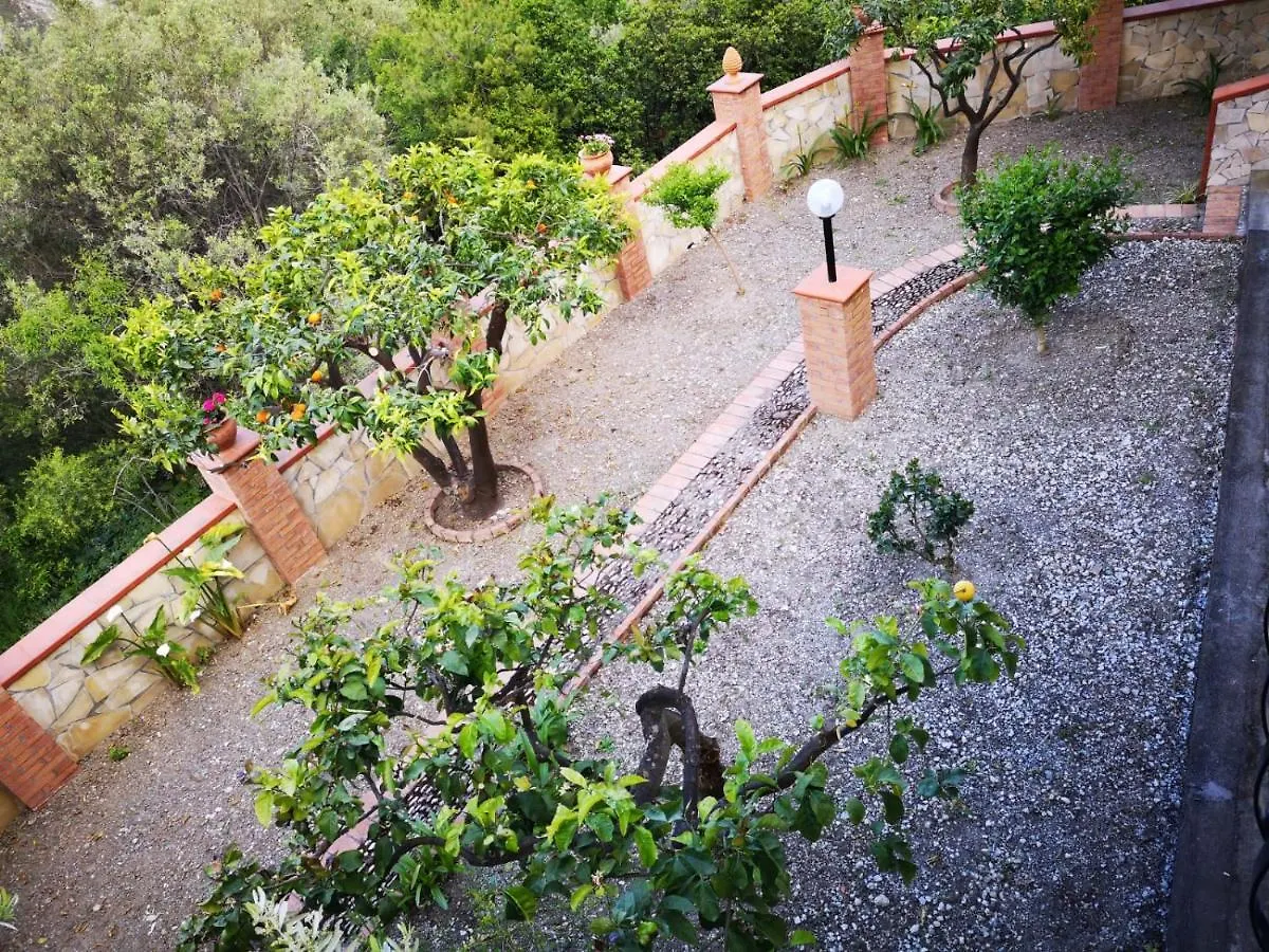 Villa Chris Taormina Tatil Evi
